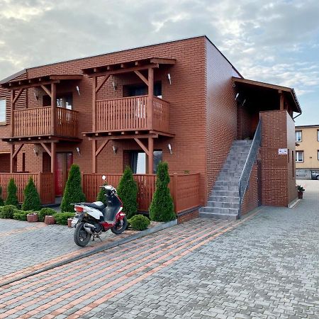 Klinkierowa Rezydencja Gniezno Buitenkant foto