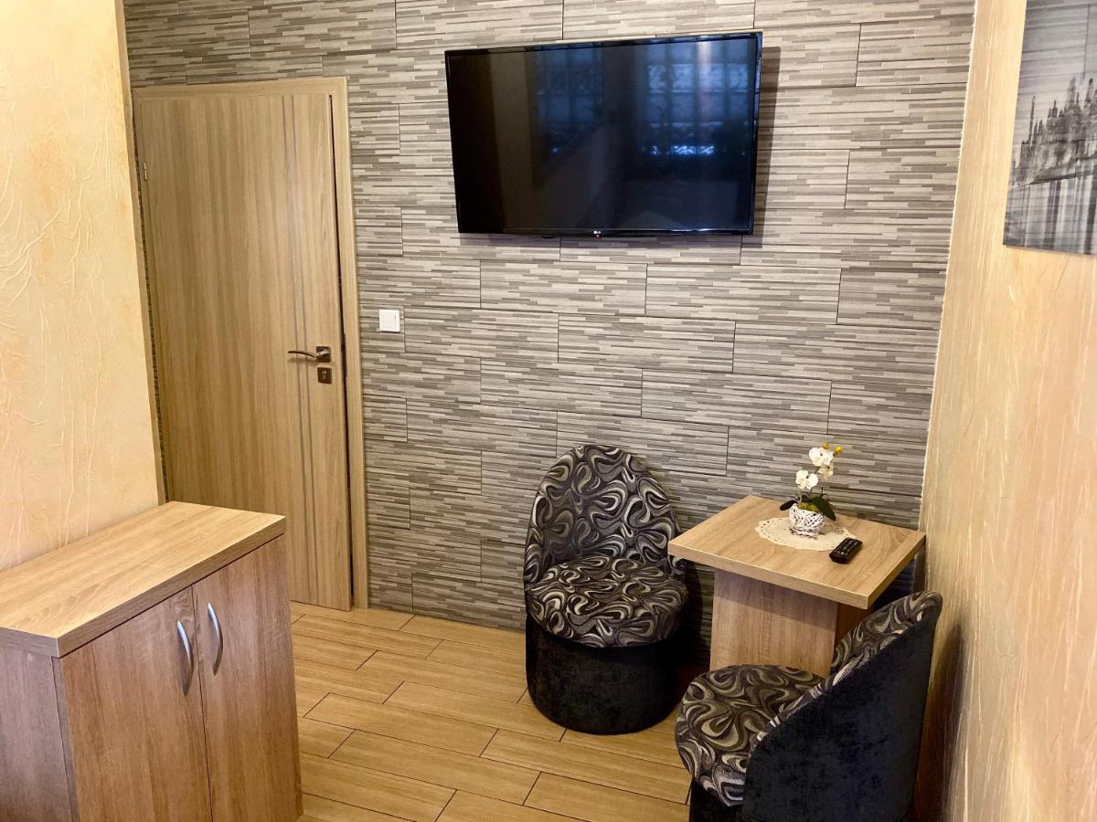 Klinkierowa Rezydencja Gniezno Buitenkant foto